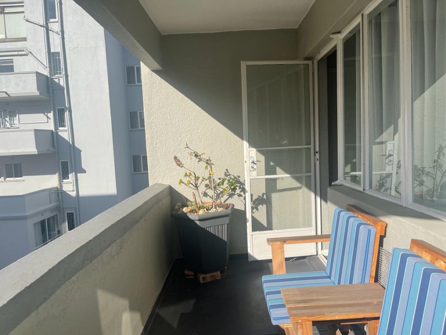 To Let 2 Bedroom Property for Rent in Sea Point Western Cape